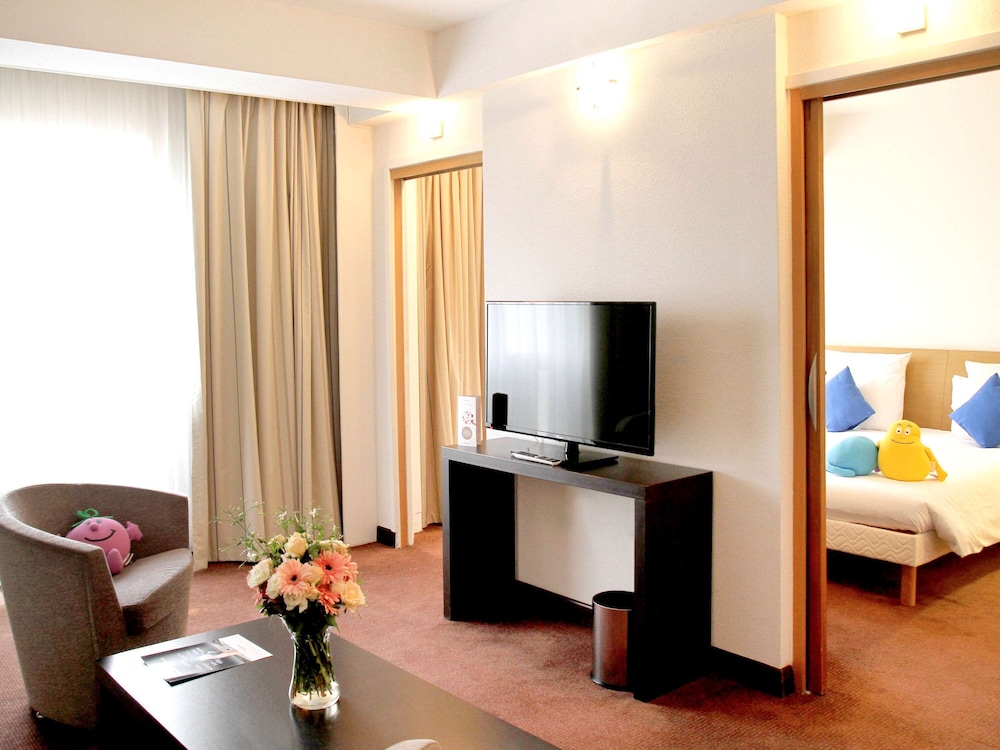 Junior Suite, 1 Double Bed with Sofa bed - Photo 2