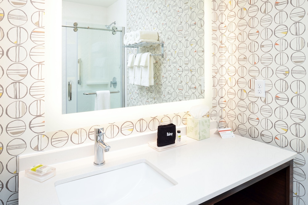 Standard Room, 2 Queen Beds, Accessible (Communications) - Photo 8