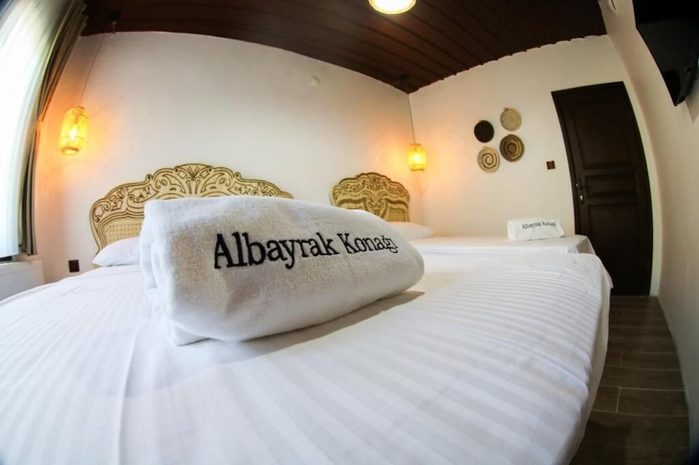Comfort Triple Room, 1 Bedroom, Non Smoking, City View photo 3
