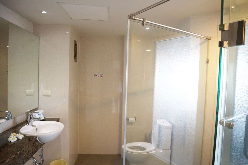Suite, 1 Bedroom, Pool View photo 2