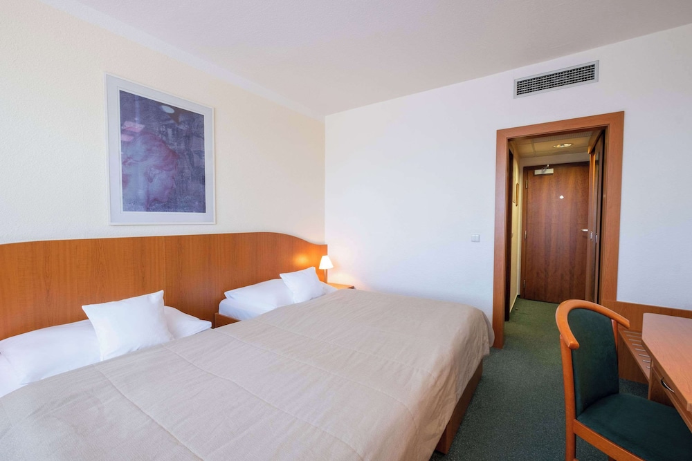 Standard Double Room - Photo 3