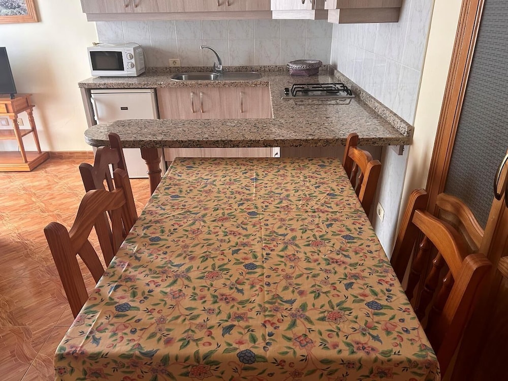 Family Apartment, 1 Bedroom, Kitchenette - Photo 7