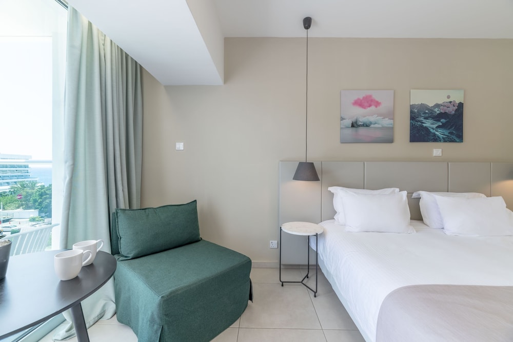 Superior Double Room, Partial Sea View - Photo 5