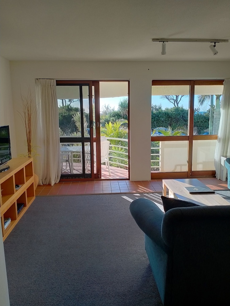 Standard Apartment, 2 Bedrooms, Balcony, Courtyard View photo 2