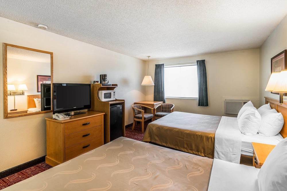 Room, 2 Queen Beds, Accessible, Non Smoking photo 3