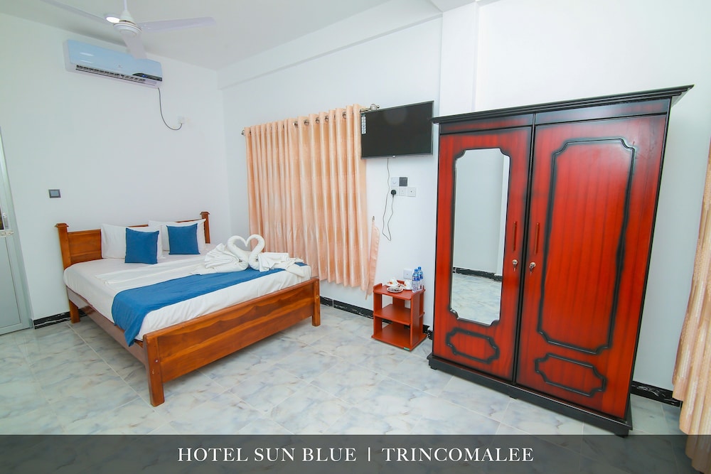 Standard Double Room, 1 Queen Bed, Non Smoking, Balcony photo 3