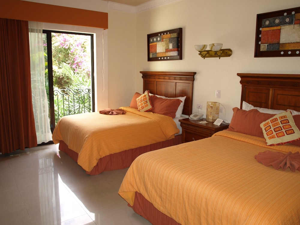 Junior Suite, 2 Double Beds,Kitchenette, Hot Tub - Photo 1