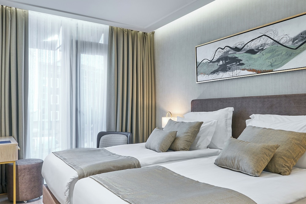 Superior Quadruple Room photo 3