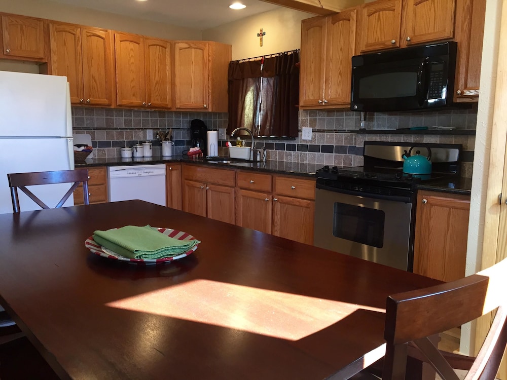 Comfort House, 3 Bedrooms, Mountainside photo 2