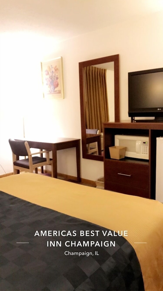 Room, 1 King Bed, Non Smoking - Photo 2