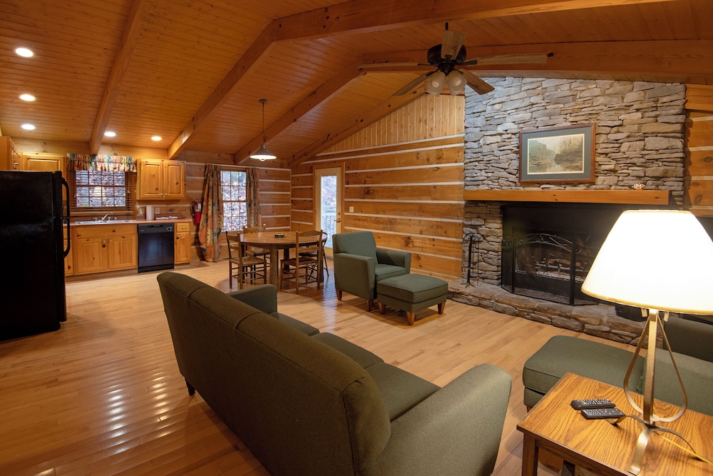 Cabin, 2 Bedrooms, Kitchen photo 2