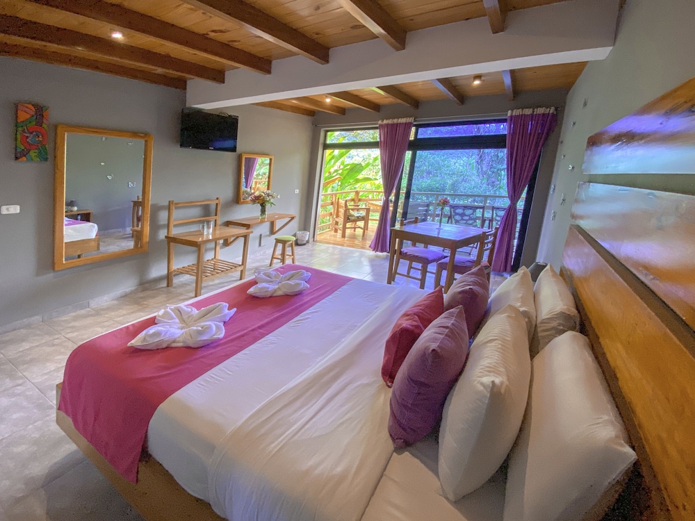 Luxury Cabin, 1 Queen Bed, Hot Tub, Mountain View photo 3