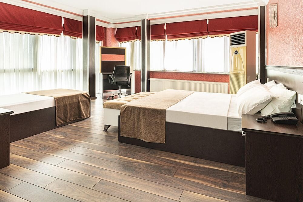 Business Suite, Multiple Beds, City View photo 2