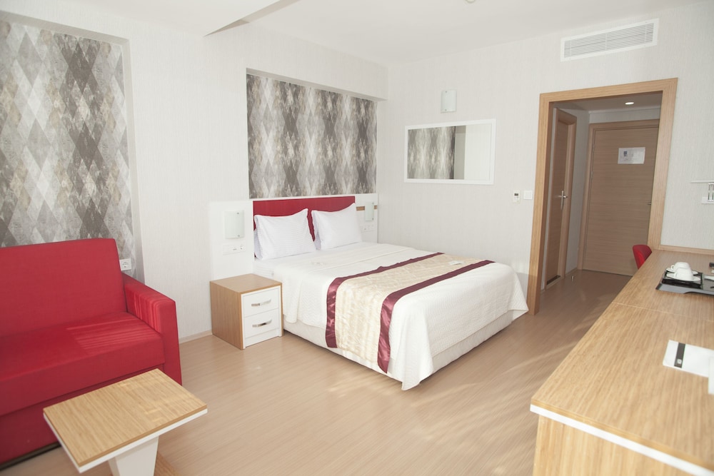 Family Room, 1 Bedroom photo 1