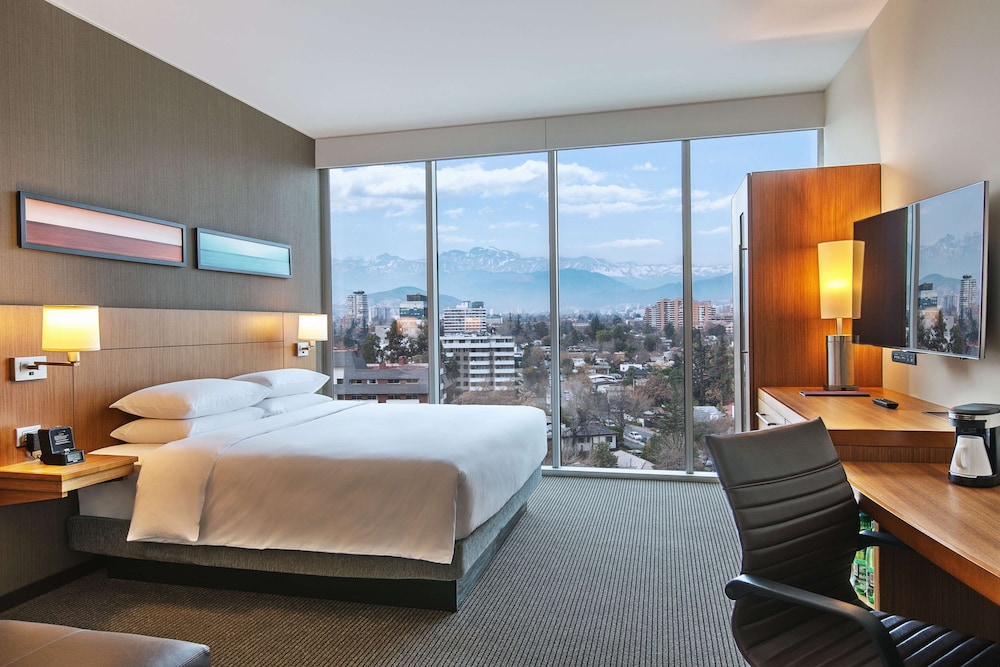 Standard Room, 1 King Bed photo 1