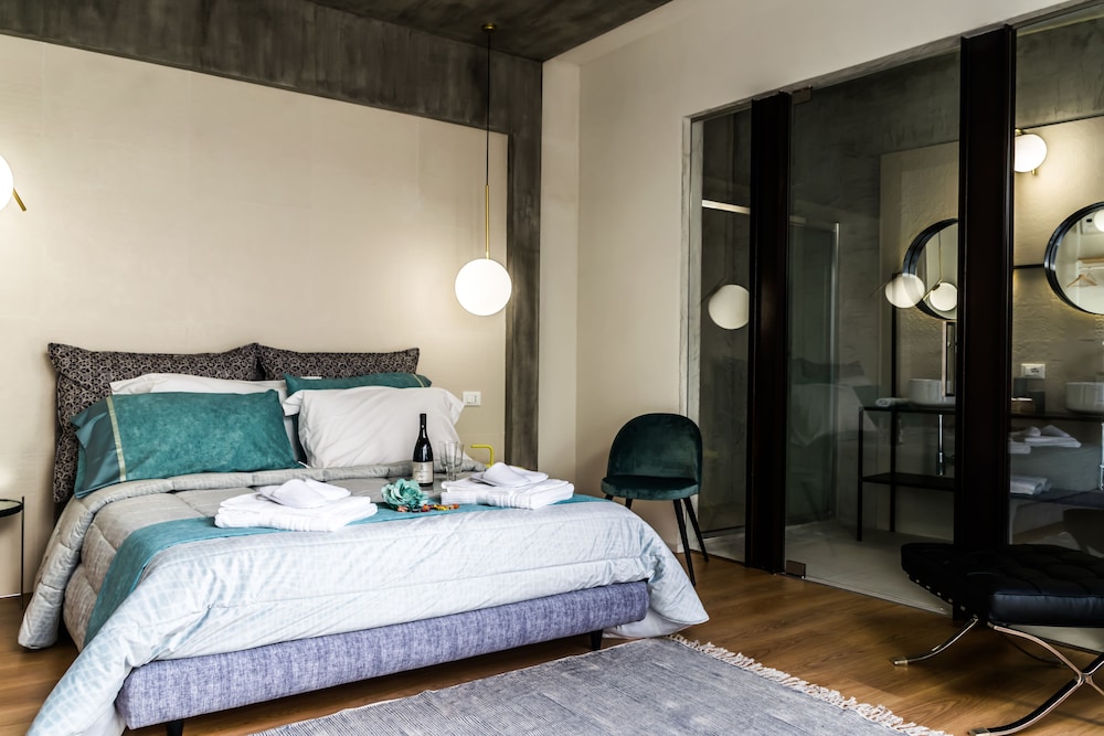 Suite (King) - Photo 1