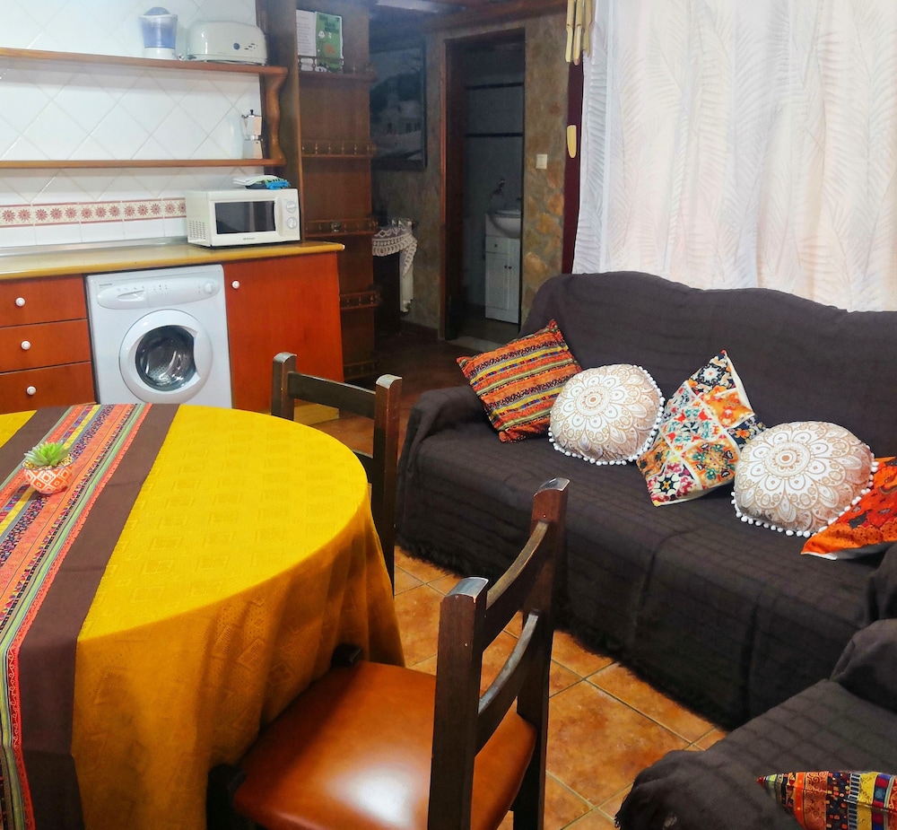 Traditional Apartment, 2 Bedrooms photo 2