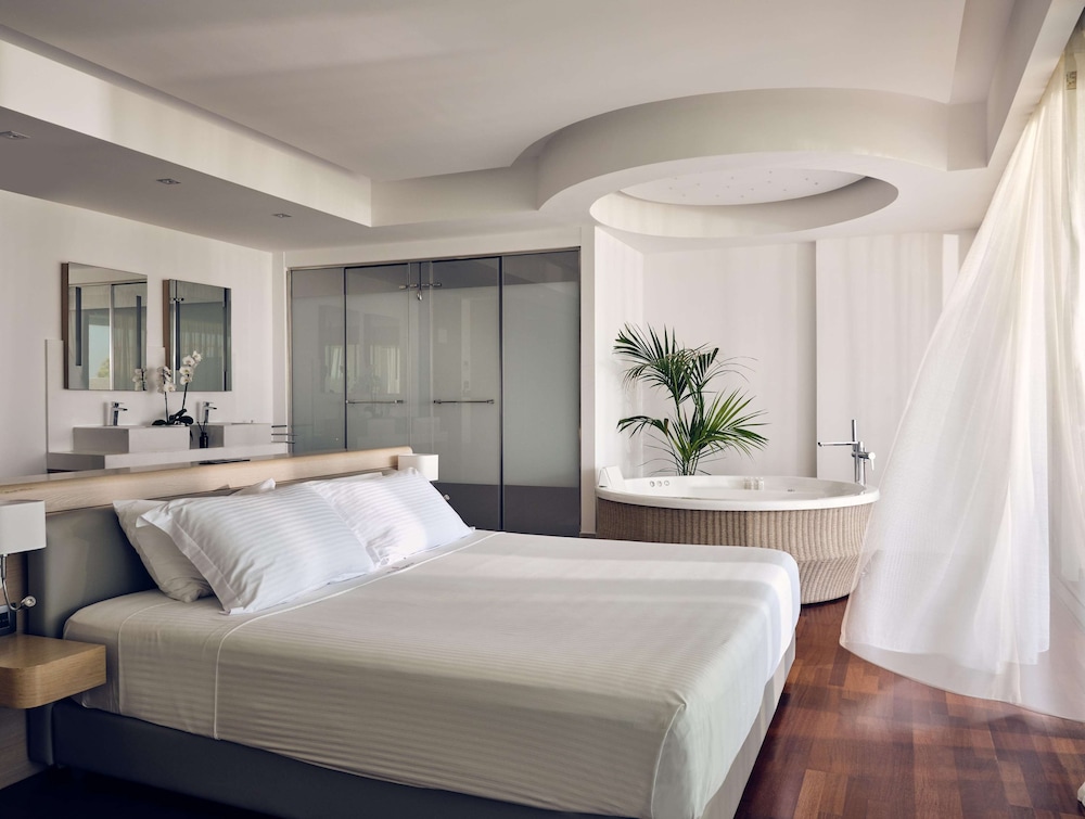 Deluxe Suite, Private Pool, Sea View photo 2