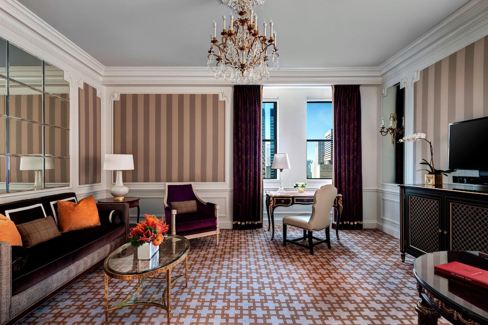 Suite, 1 Bedroom, Accessible Bathtub (Butler Service Included)