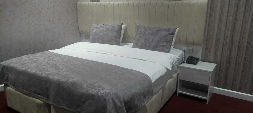 Luxury Suite photo 3