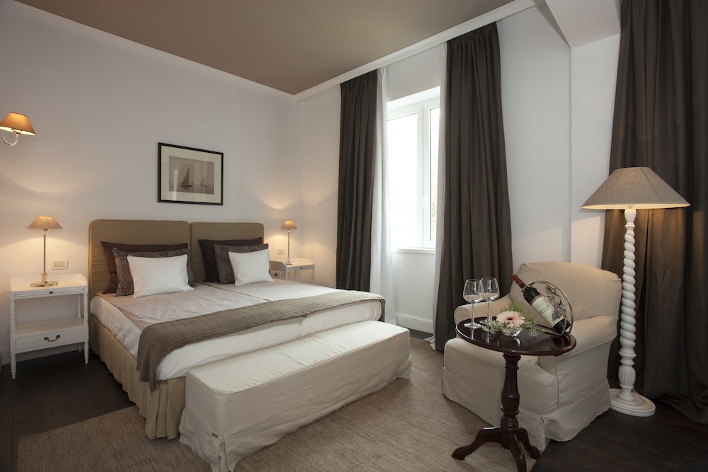 Double Room, Park View - Photo 6