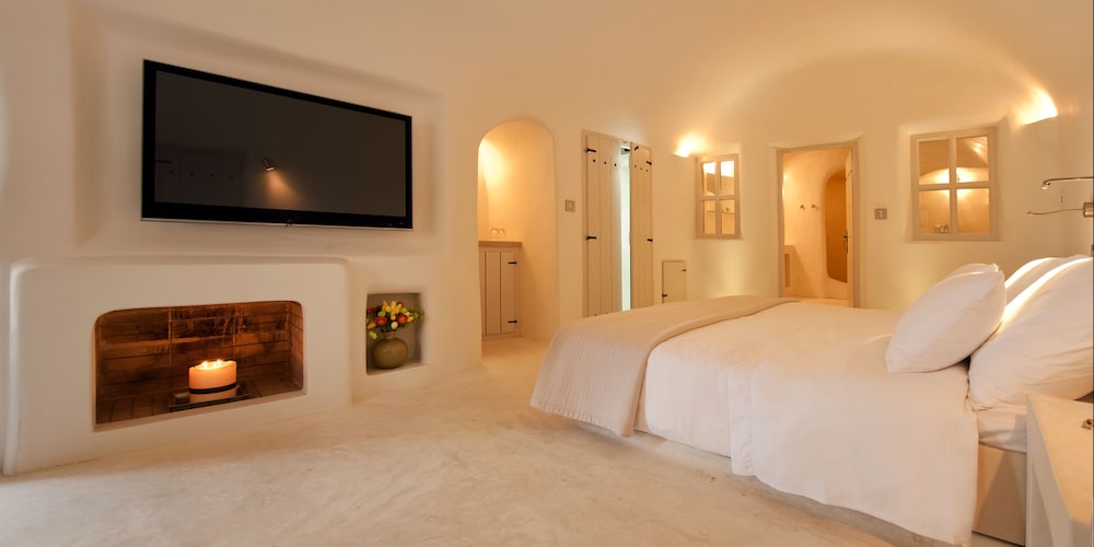 Premium Spa Room with Indoor Hot tub Caldera View - Photo 5