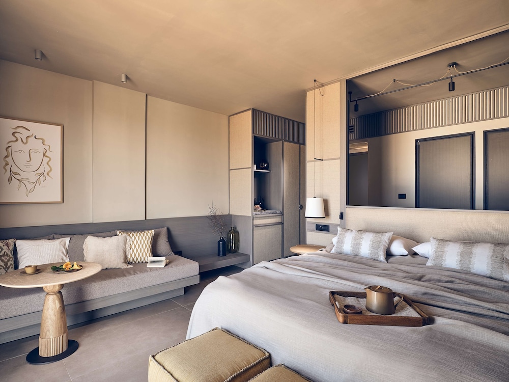 Deluxe Room, Sea View - Photo 7