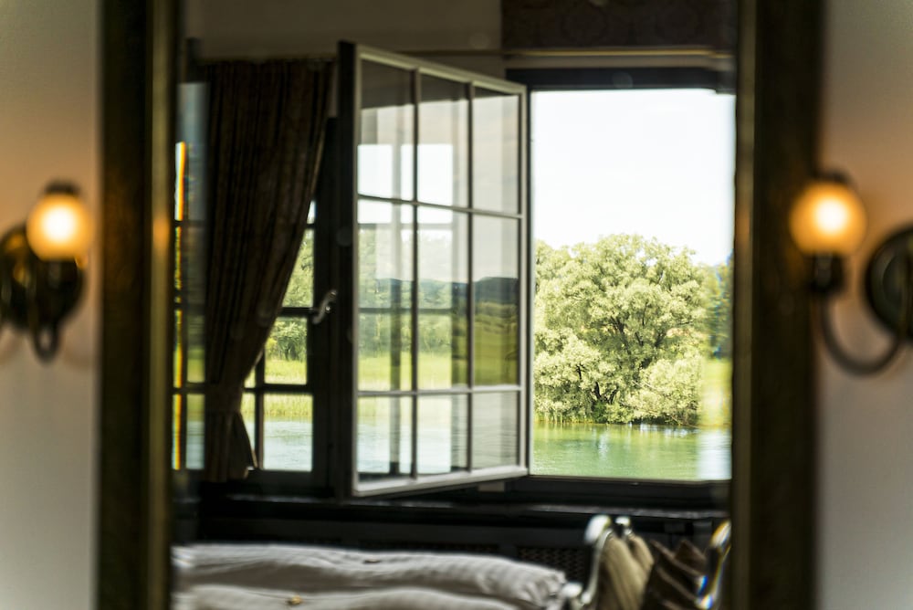 Suite - Photo 12