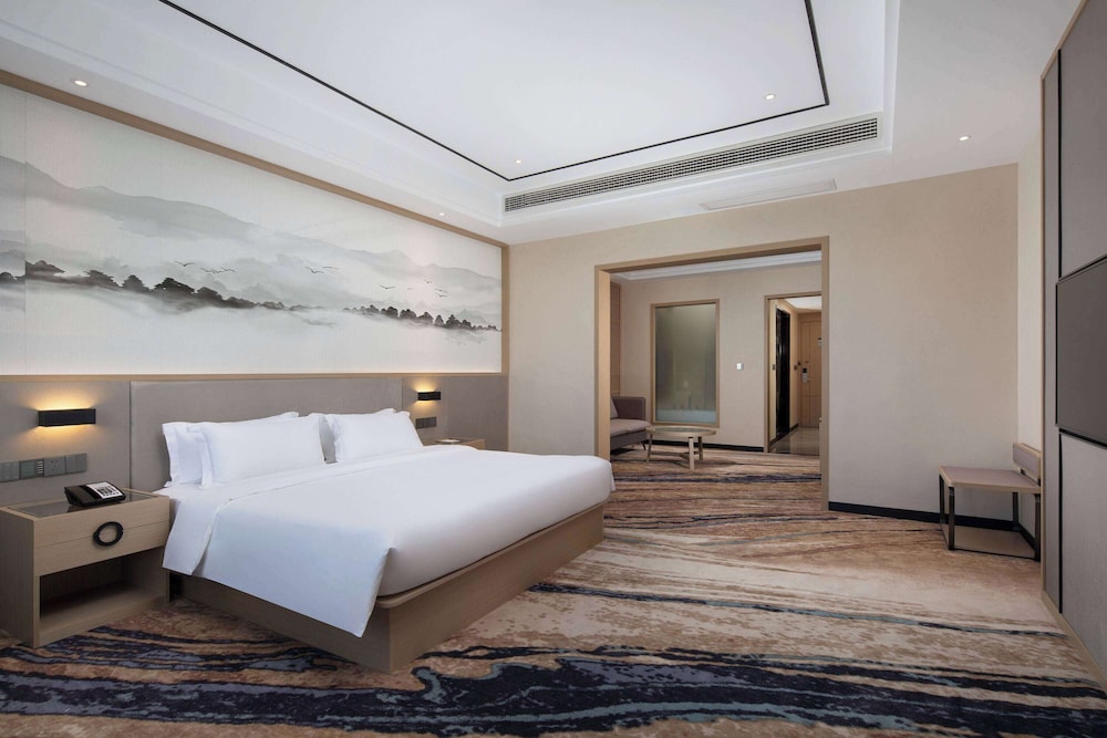Deluxe Room, 1 King Bed, Non Smoking