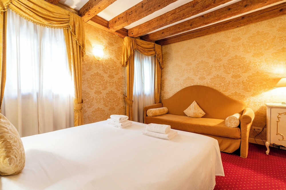 Romantic Double Room photo 1