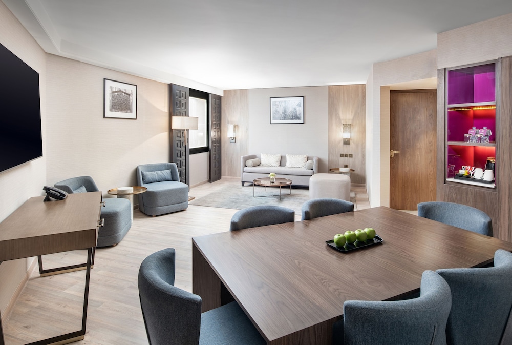 Premium Suite - Photo 2