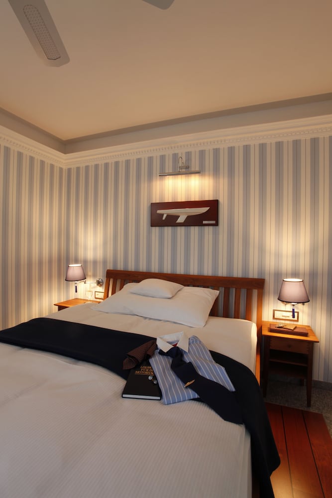 Economy Room, 1 Queen Bed photo 2