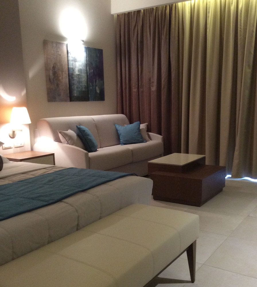 Club Sea View Room