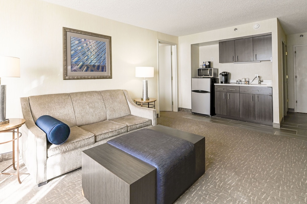 Suite, 1 King Bed (Walk-In Shower) - Photo 2