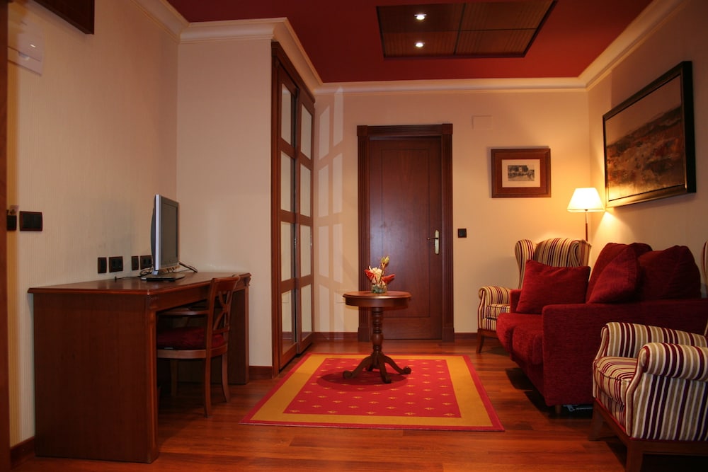 Deluxe Double or Twin Room, River View photo 3
