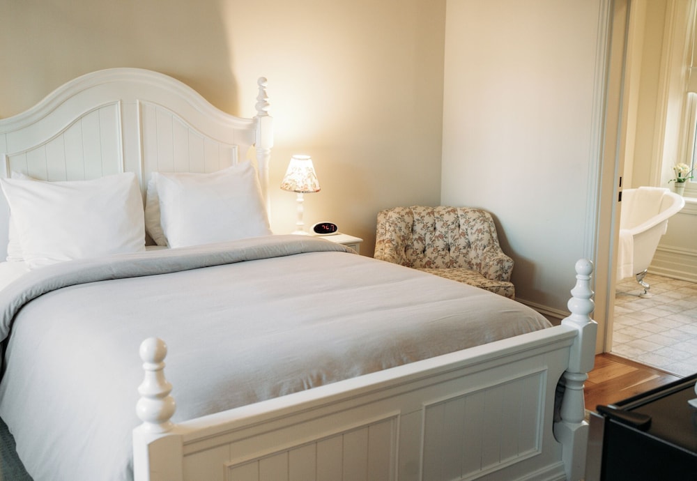 Standard Suite, 1 Queen Bed photo 1