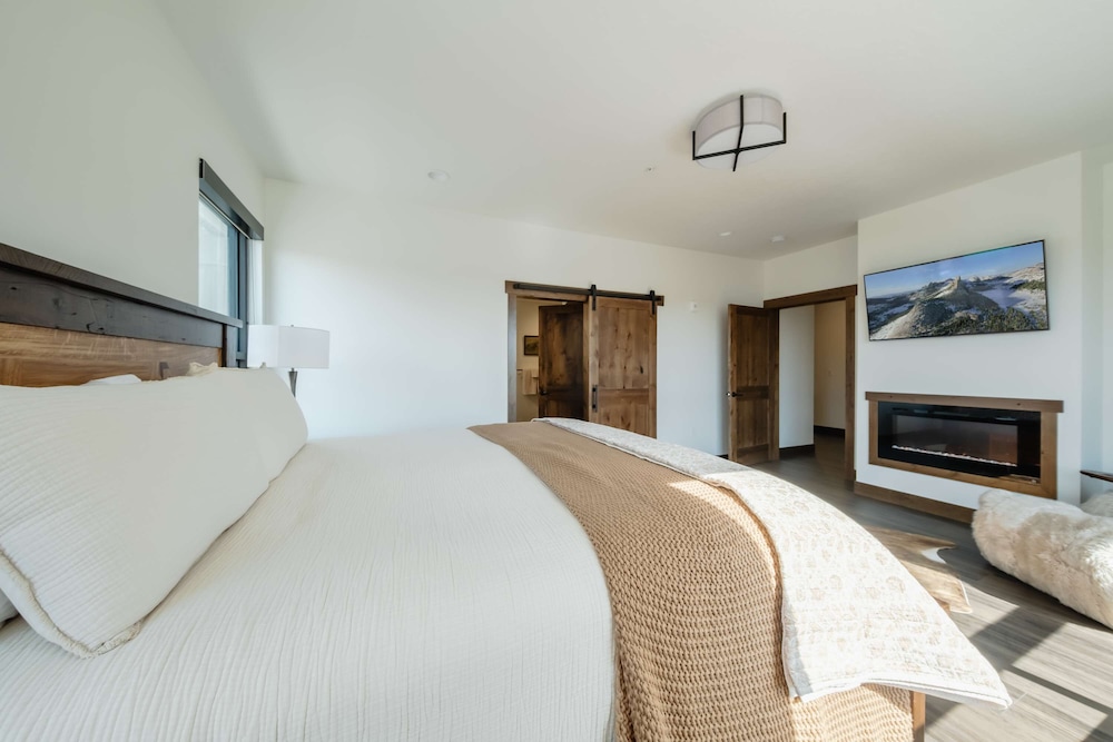 Condo, Multiple Beds, Kitchen, Mountain View (Downtown Penthouse )