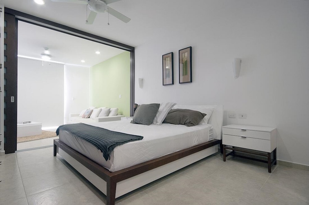 Luxury Apartment, 1 King Bed With Beach Club Access