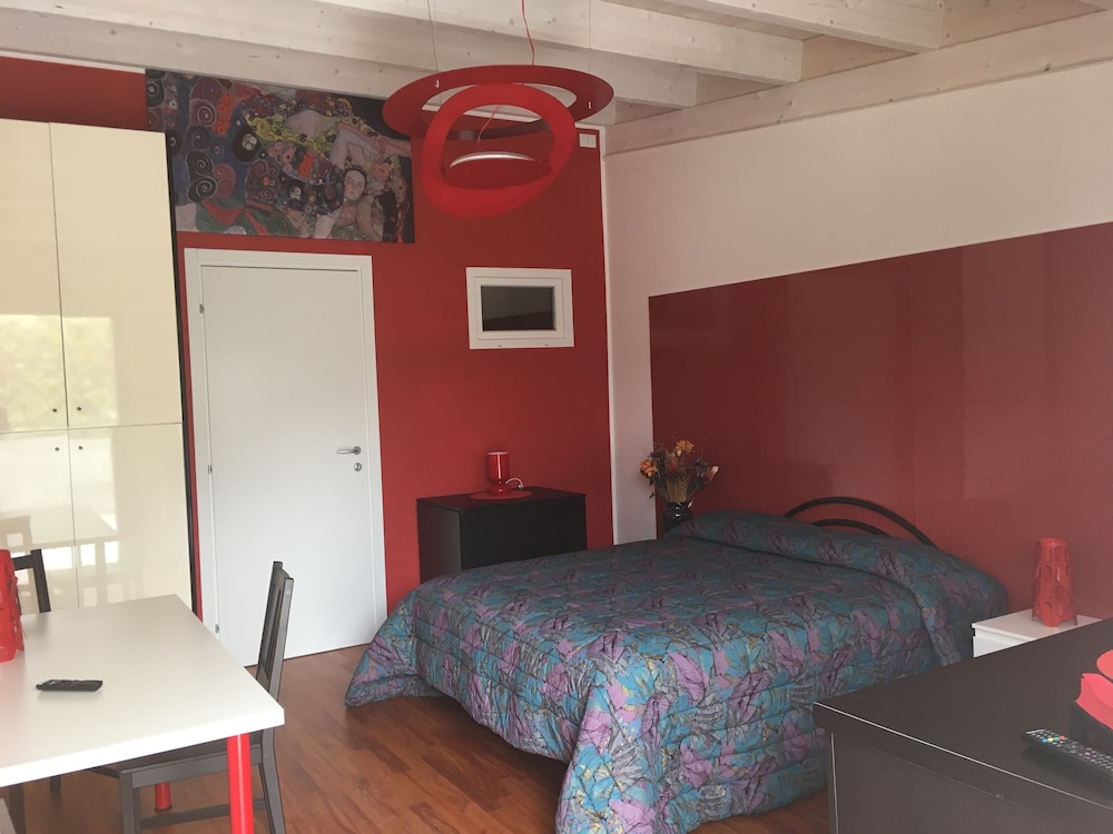 Standard Studio photo 1