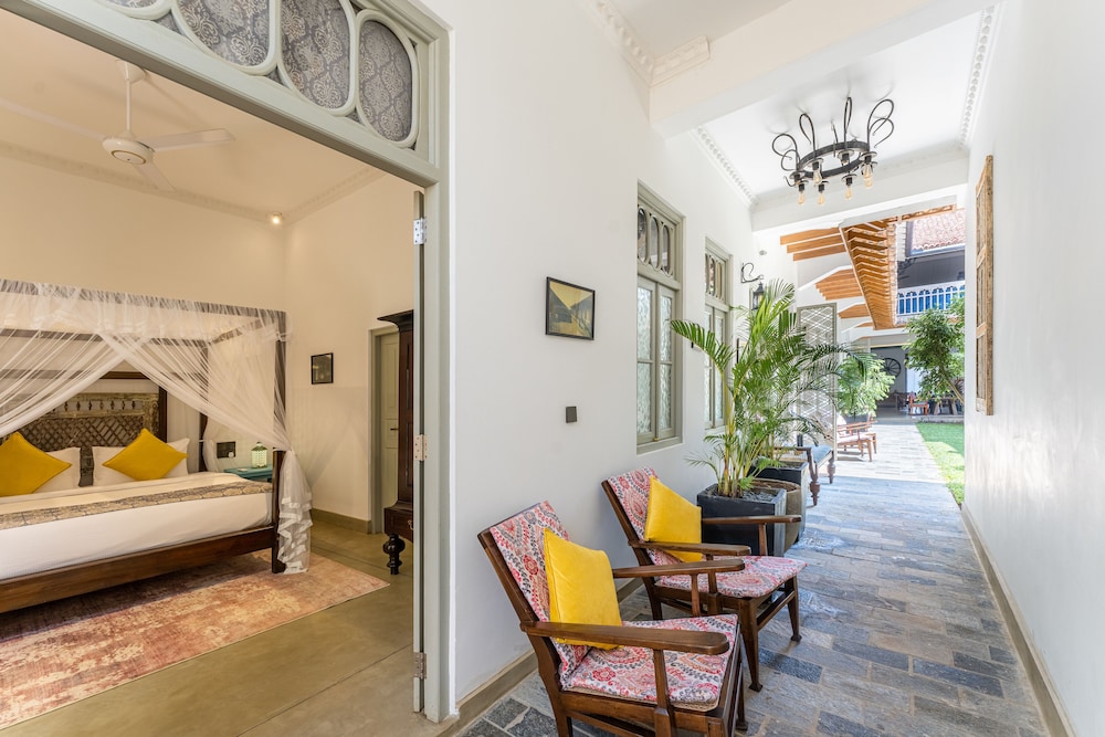 Classic Double Room, 1 King Bed, Patio, Courtyard View photo 3