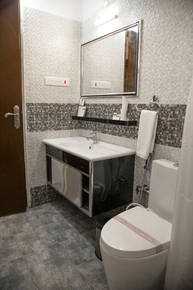 Premium Cottage, 1 King Bed, Lake View