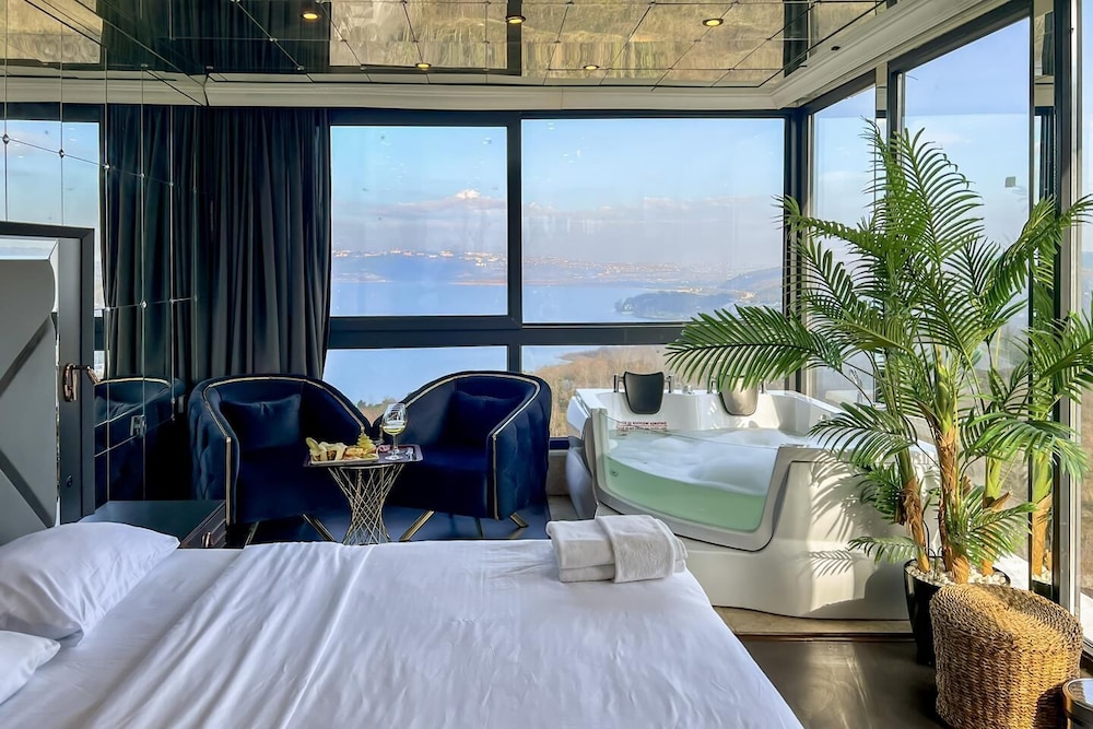 Exclusive Room