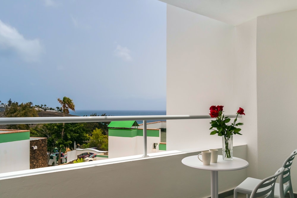 Junior Suite, Balcony photo 3