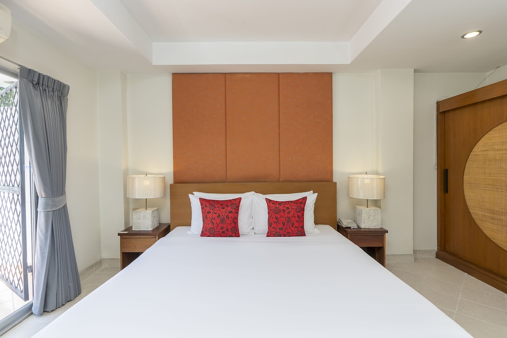 Deluxe Room - Photo 11