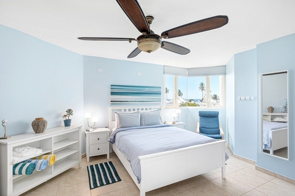 Condo, 2 Bedrooms