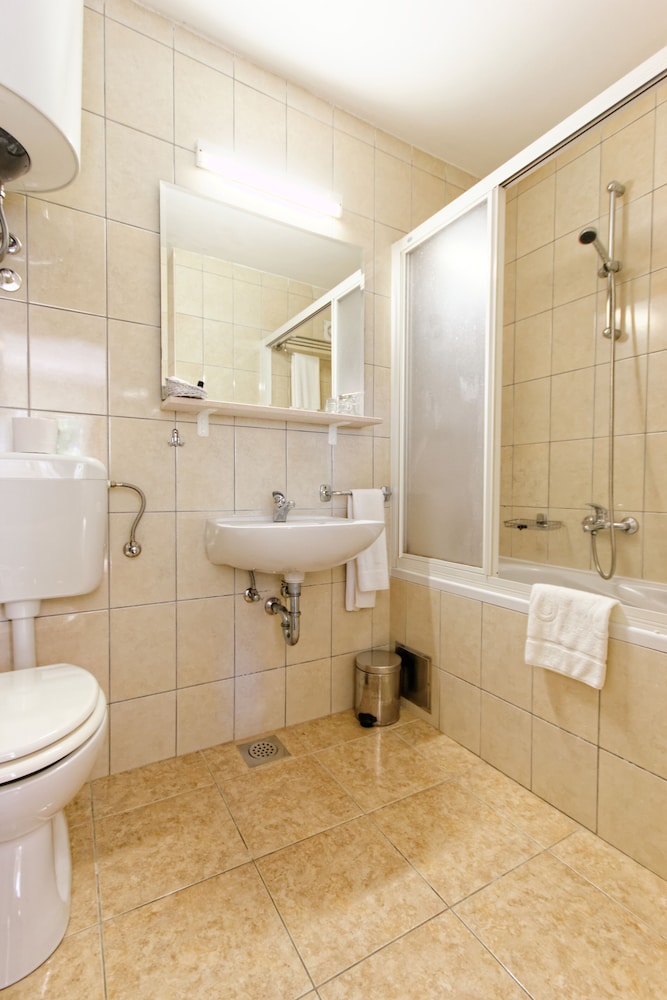 Standard Double or Twin Room, Sea View - Photo 5