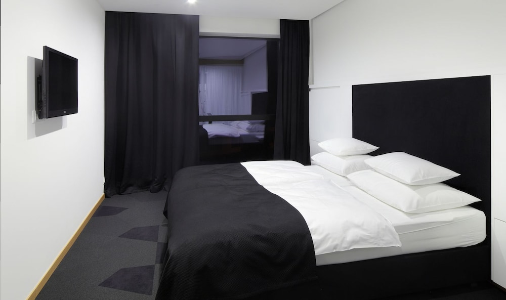 Basic Double or Twin Room photo 3