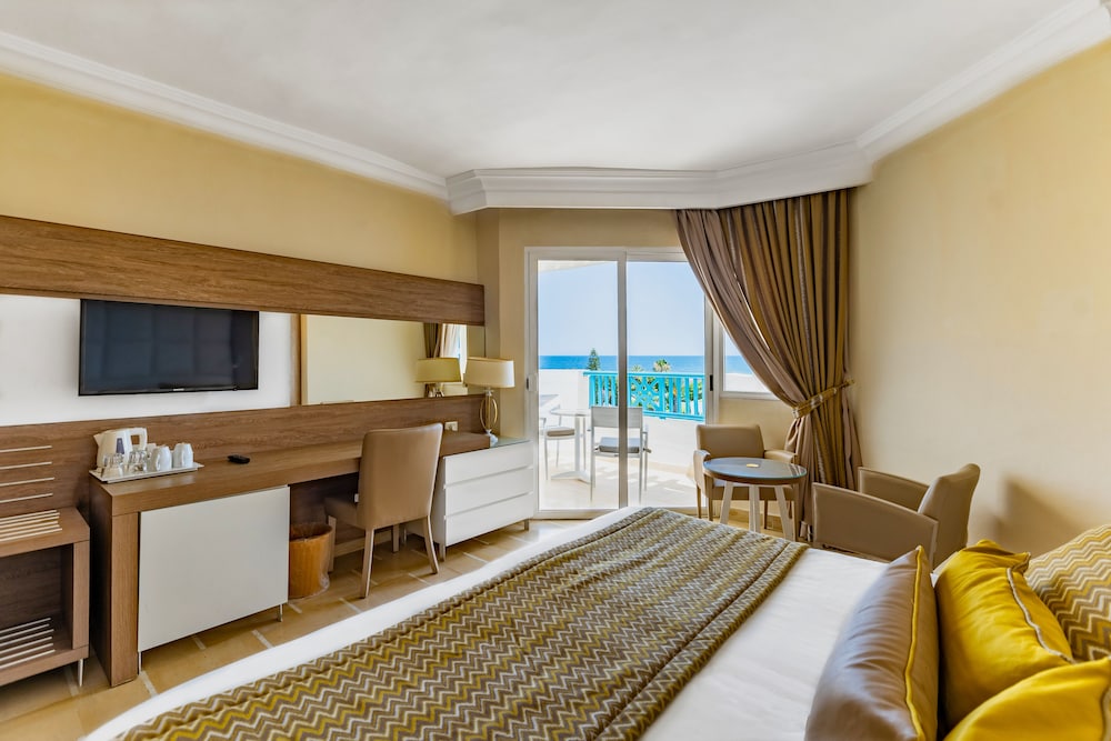 Single Room, Sea View