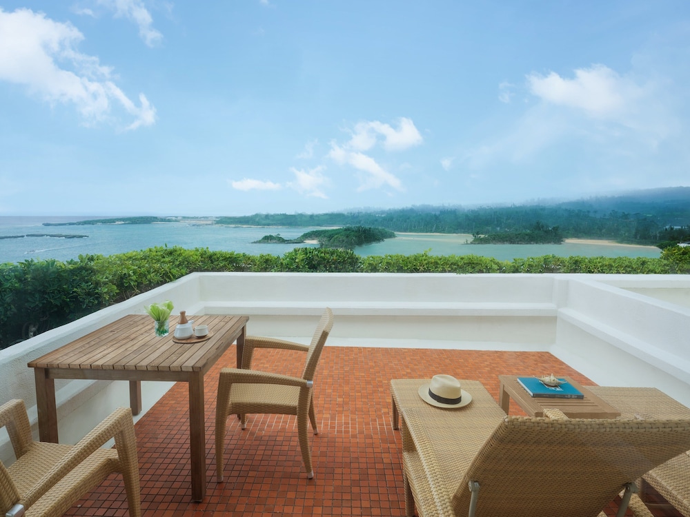 Classic Room, 2 Twin Beds, Club Lounge Access, Ocean View (Private Terrace) - Photo 4
