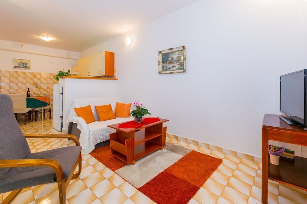 Twin Room - Photo 1